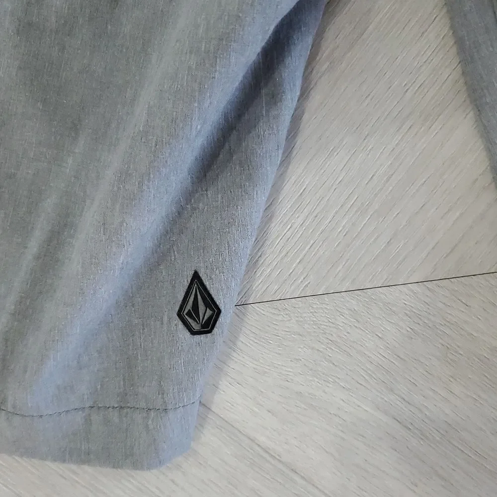 Volcom Mens Performance 10inch Grey Shorts, Size 40